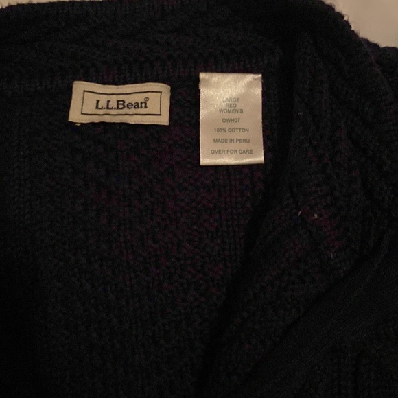 Women’s cotton LL Bean Navy cable knit cardigan sweater wood buttons size L - Picture 2 of 7
